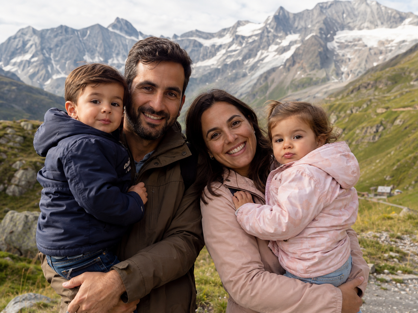 Famille réunie dans un paysage de montagne